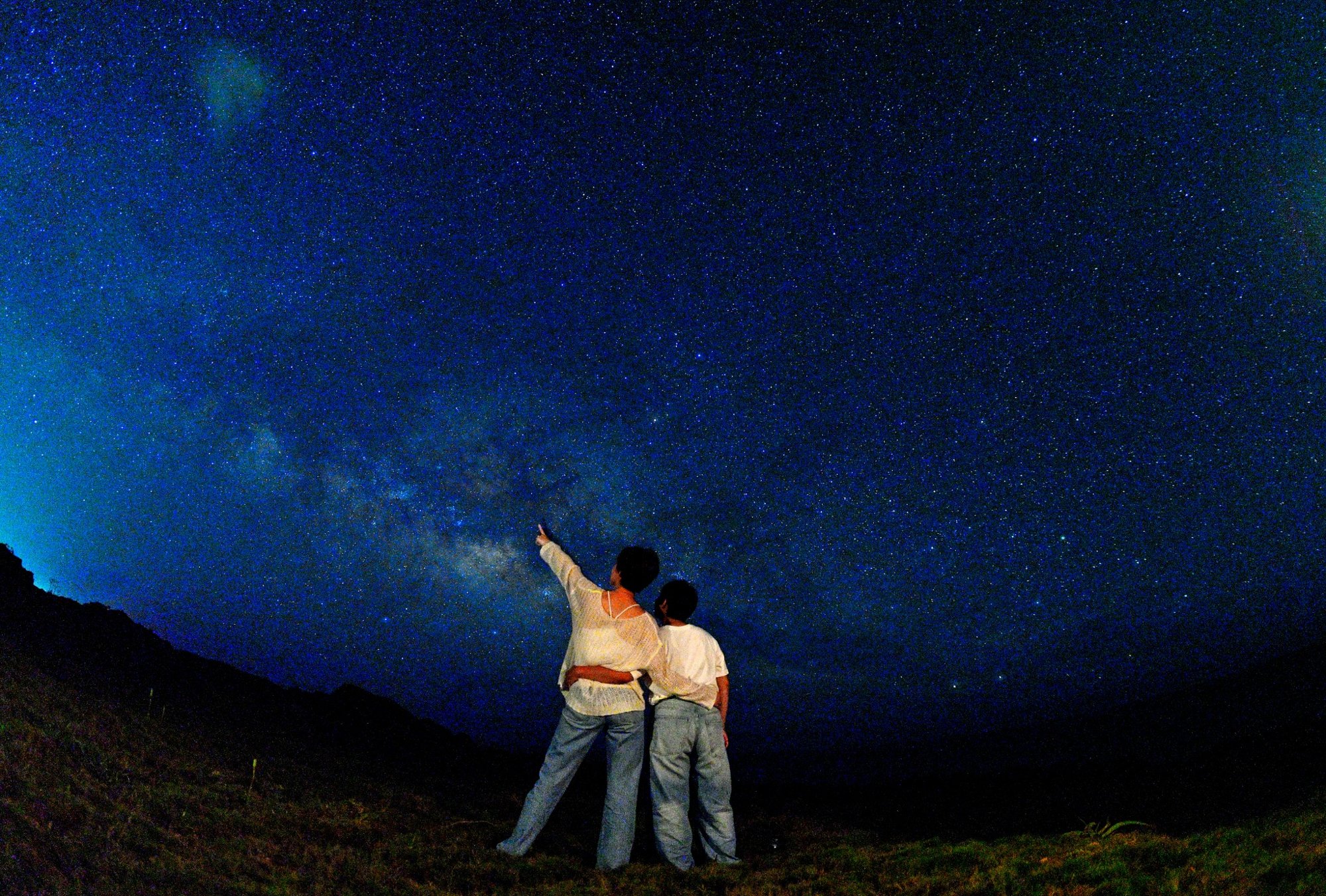 星空フォト：新月期は満天の星空でドラマチックに撮影